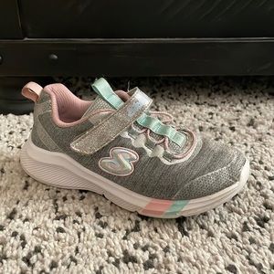 Sketchers girls shoes. -size 2